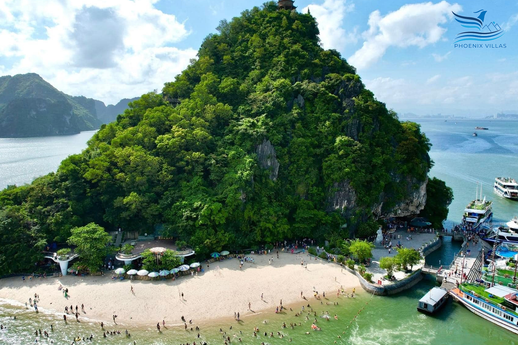 Bãi biển Ti Tốp là một trong những điểm đến dành cho những du khách thích sự yên bình, không khí trong lành, mát mẻ để gạt bỏ mọi ưu phiền